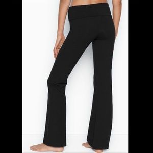BRAND NEW never worn Victoria’s Secret classic Yoga pants